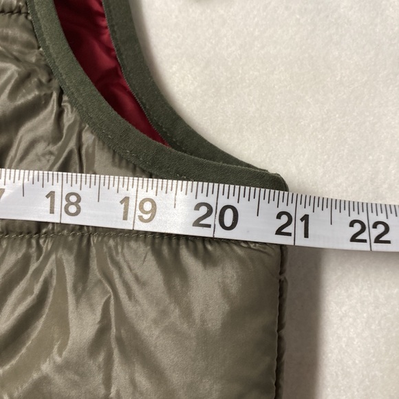 Vintage Collection Varsity Canada Green Puffer Vest With Hood - Picture 9 of 10